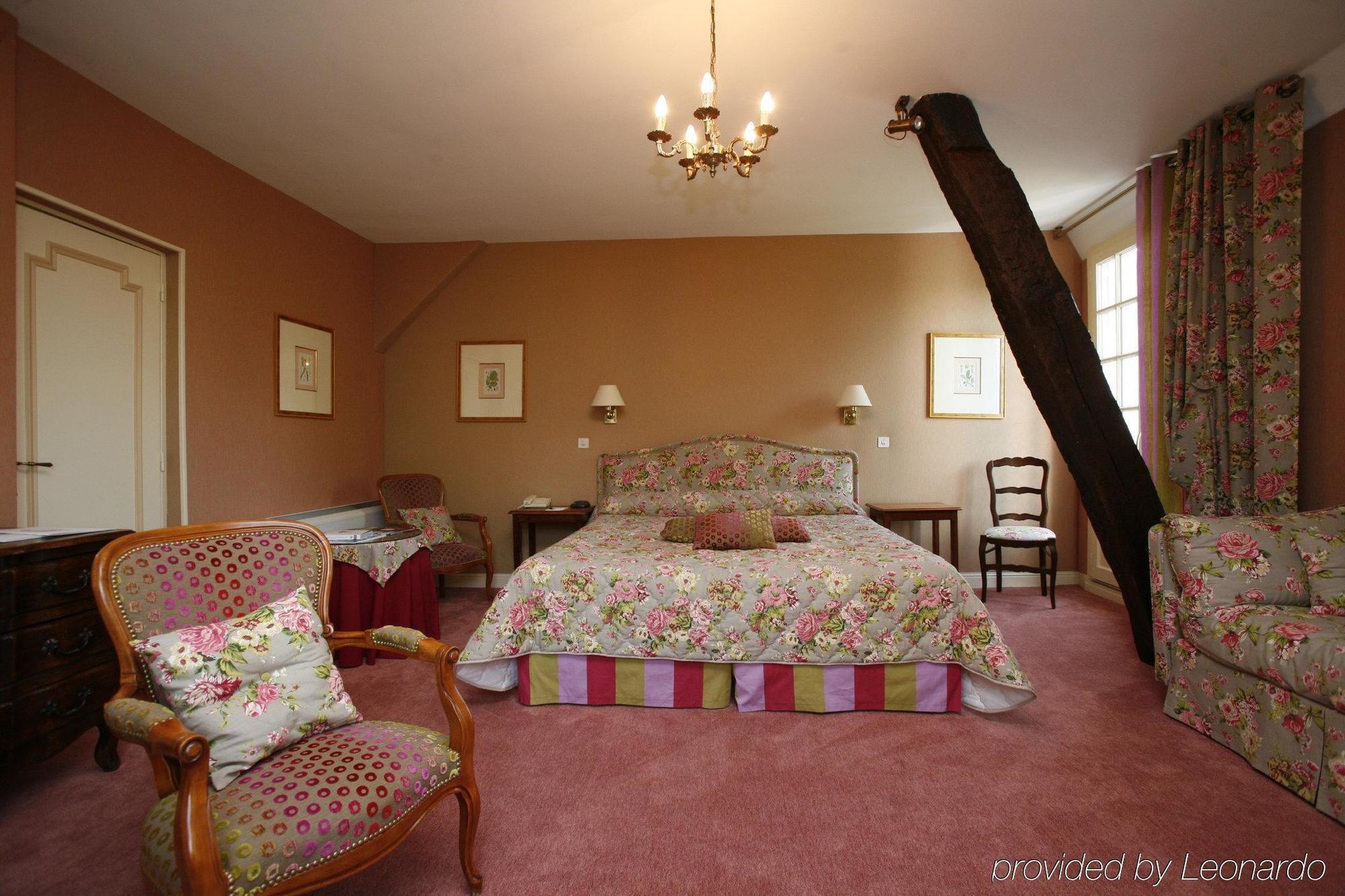 Hotel Chateau De Castel Novel - Les Collectionneurs Varetz Exteriér fotografie