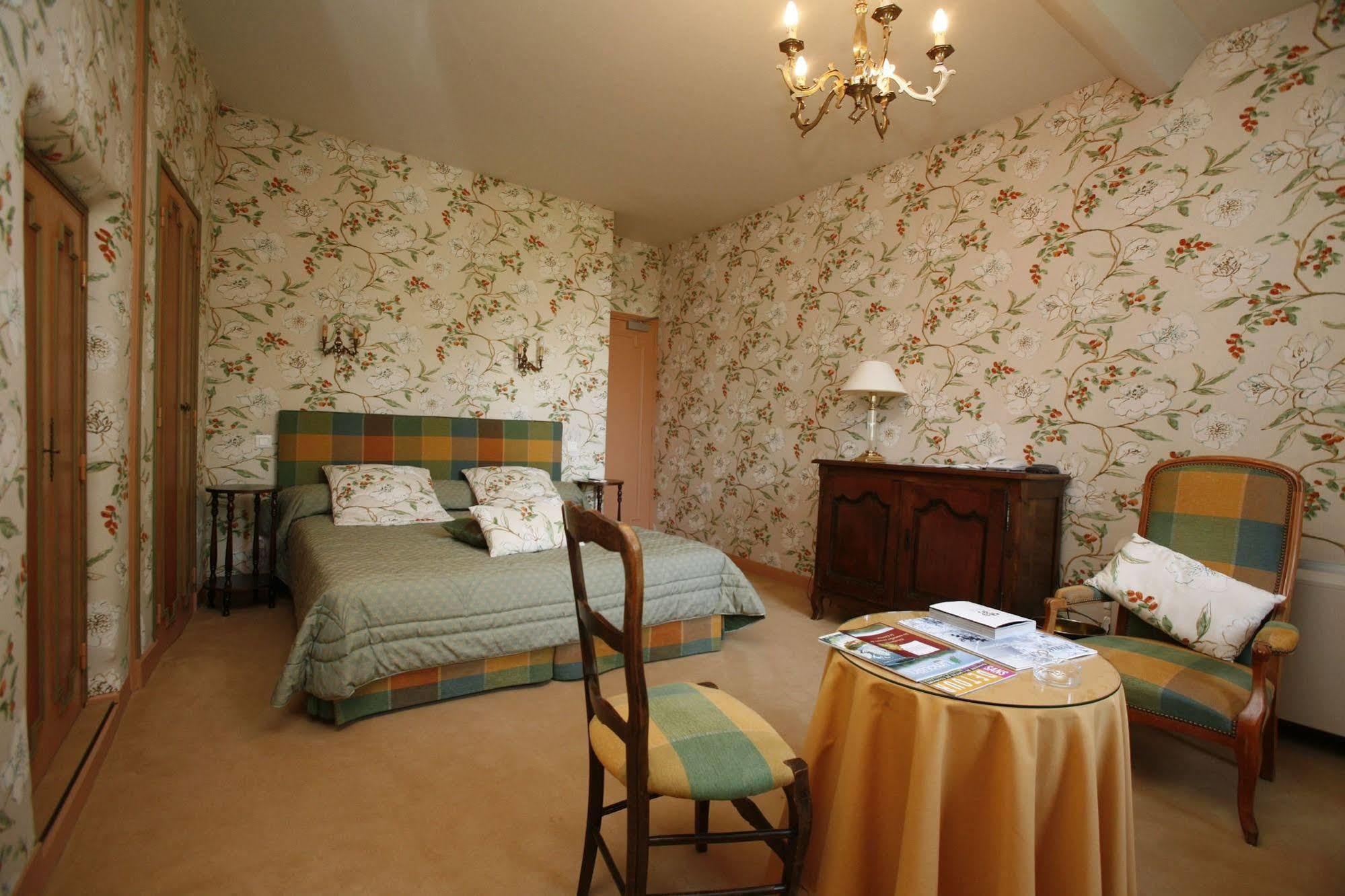 Hotel Chateau De Castel Novel - Les Collectionneurs Varetz Exteriér fotografie