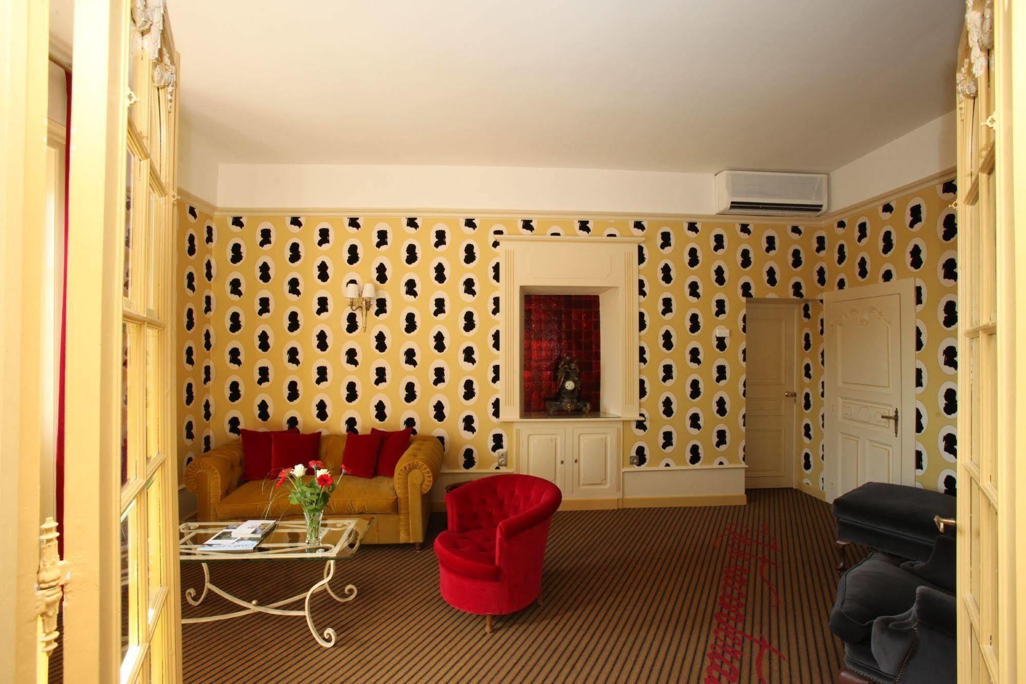 Hotel Chateau De Castel Novel - Les Collectionneurs Varetz Exteriér fotografie
