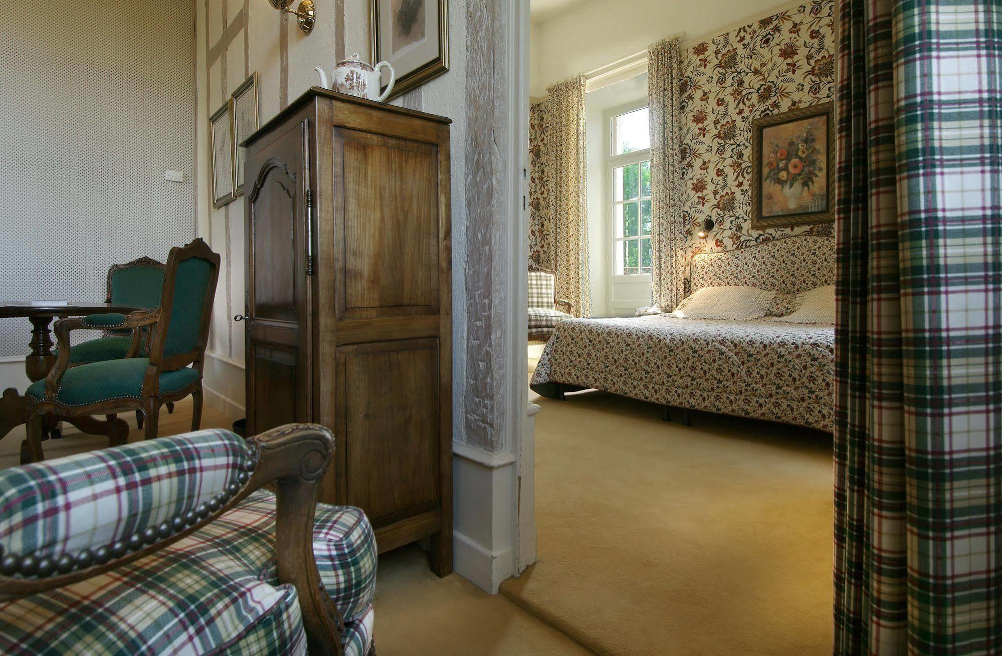 Hotel Chateau De Castel Novel - Les Collectionneurs Varetz Exteriér fotografie